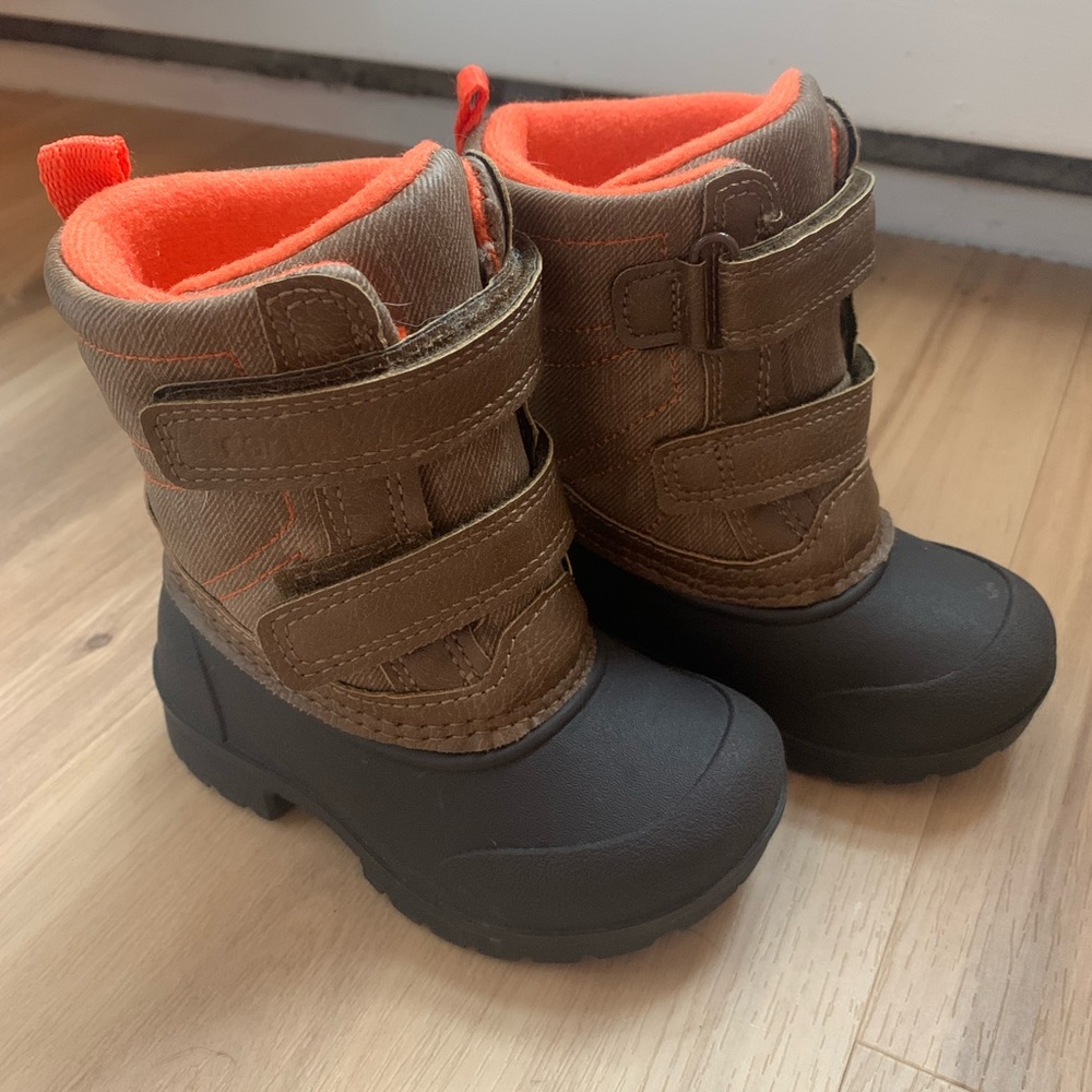 Carter’s winter toddler snow boot brown/black baby size 5